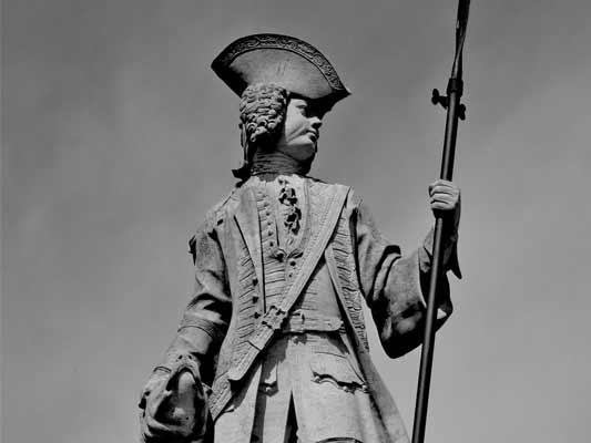 Aus einem Stein gehauen